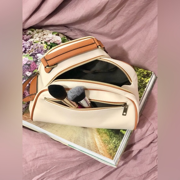 Waterproof PU Leather Telena Toiletry Travel Case - Picture 3 of 7